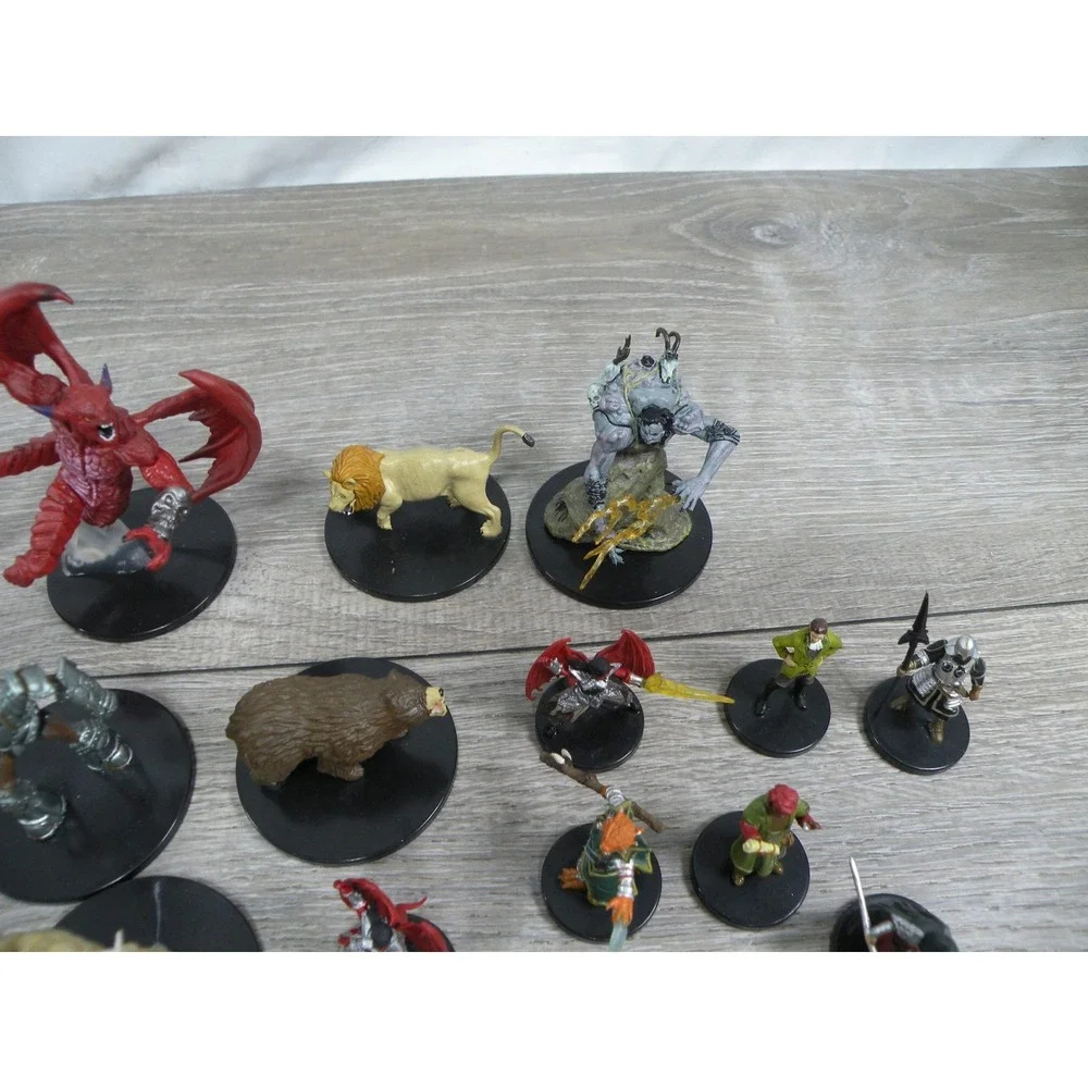 Dungeons & Dragons Icons of the Realms Miniatures Lot 30+ Figures D&D Pathfinder